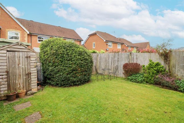21, Hop Garden, Fleet photo 2