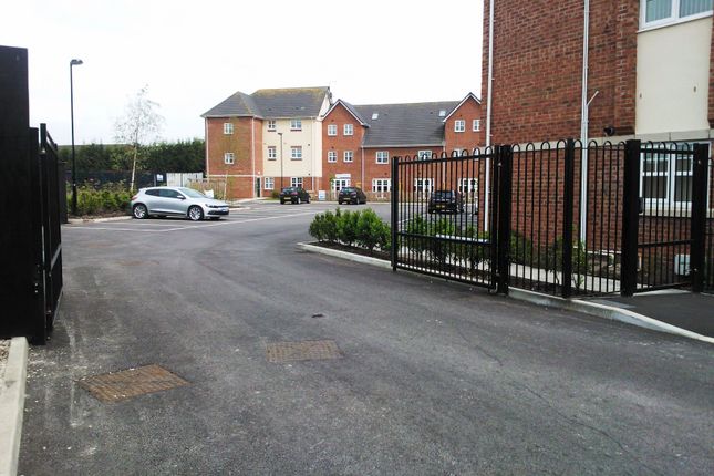 Flat 13, 2, Partridge Close, Crewe photo 2