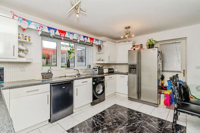 56, Aster Way, Walsall photo 3