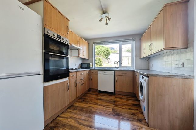 Room 2, 4, Arlington Road, Bath photo 2