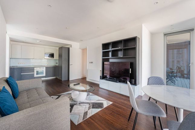 Flat to rent in Maine Tower, Canary Wharf, London