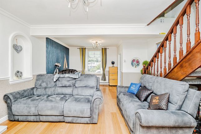 21, Station Road, Bridgend photo 4