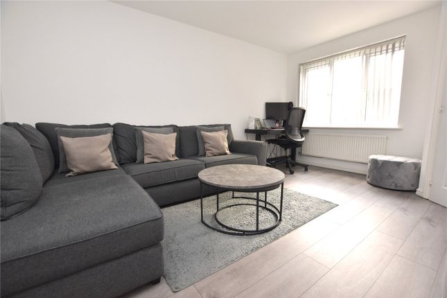 10, St. Gabriel Court, West Yorkshire photo 2