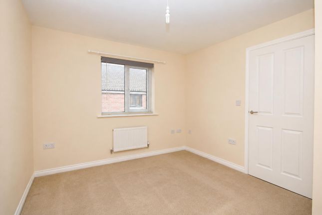 21, Ron Hill Road, Norwich photo 4