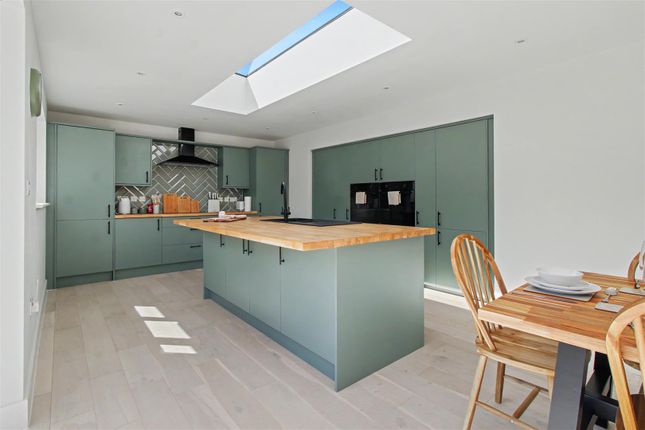 3, Hall Drive, North Runcton photo 2
