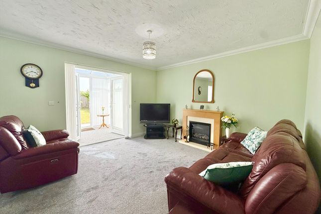 19, Sycamore Avenue, Great Yarmouth photo 4