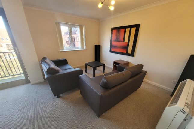 Flat to rent in Dunlin Wharf, Nottingham
