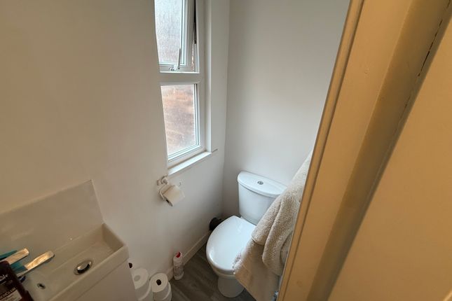 Flat 3, 4, Brook Road, Stockport photo 3
