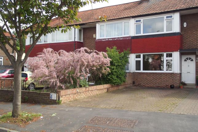 16, Waltham Cross photo 2