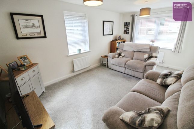 8, Nalton Drive, Driffield photo 2