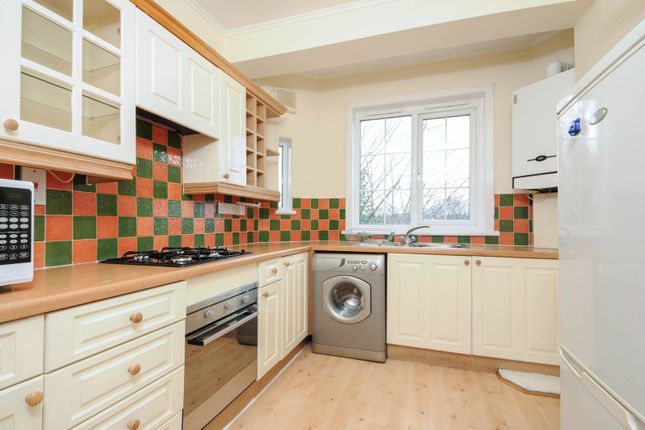 Thumbnail Flat to rent in Merton Road, Putney, London