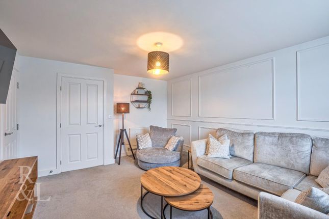 10, Middleton Close, Swadlincote photo 4