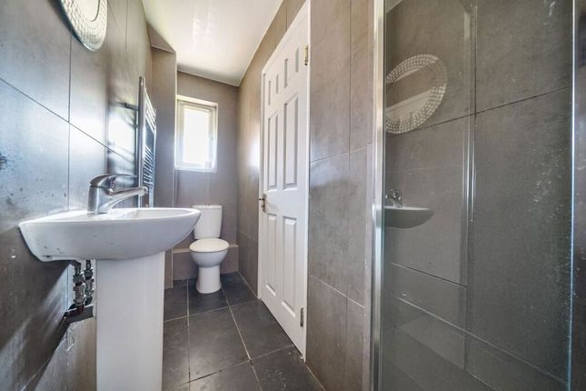 3, Cottongrass Close, Croydon photo 4