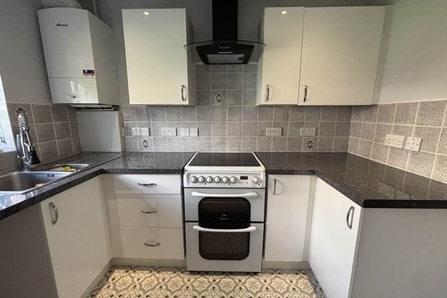 9, Lark Vale, Aylesbury photo 3
