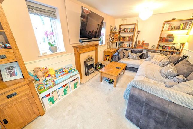 33, Meadow Brown Close, Thornbury photo 3