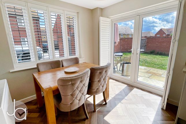 16, Lavender Crescent, Colchester photo 4