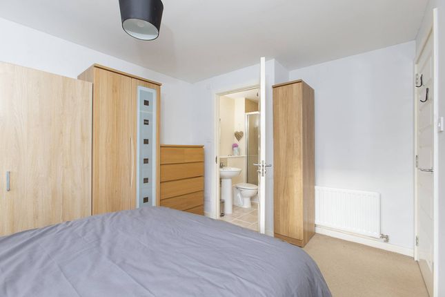 Flat for sale in Colonsay View, Granton, Edinburgh