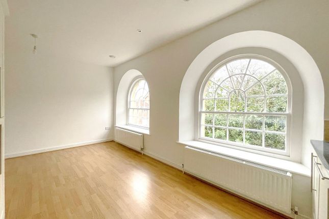 Flat 4, Baptist Chapel Court, Hounds Road, Chipping Sodbury photo 4
