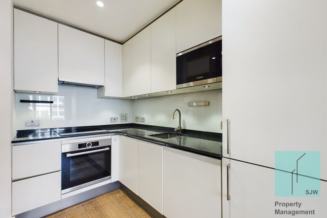 Flat to rent in Princes House, 37-39 Kingsway, London