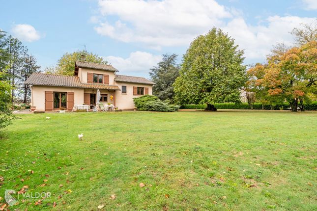 Villa for sale in Savigneux, Bresse / Dombes, Burgundy To Beaujolais