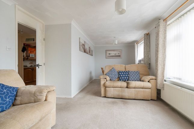 43 Cambrian Crescent, Lowestoft photo 2