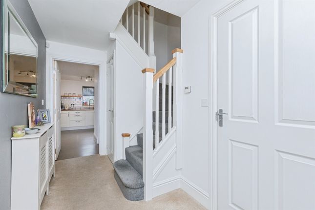 11, Cardinal Drive, Hinckley photo 2