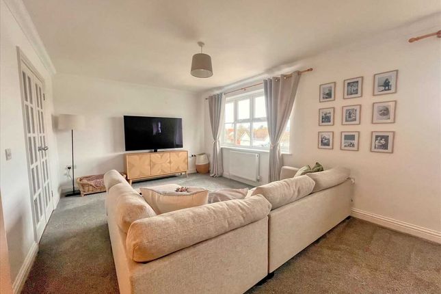 Flat 4,, Shelfords, Kirby Cross photo 2