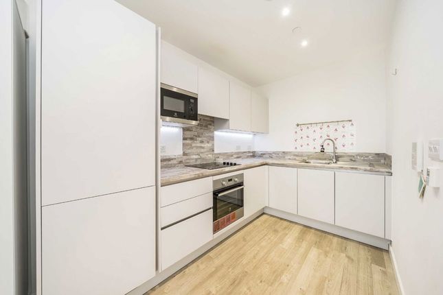 Flat 176, Marathon House, 33, Olympic Way, Wembley photo 3