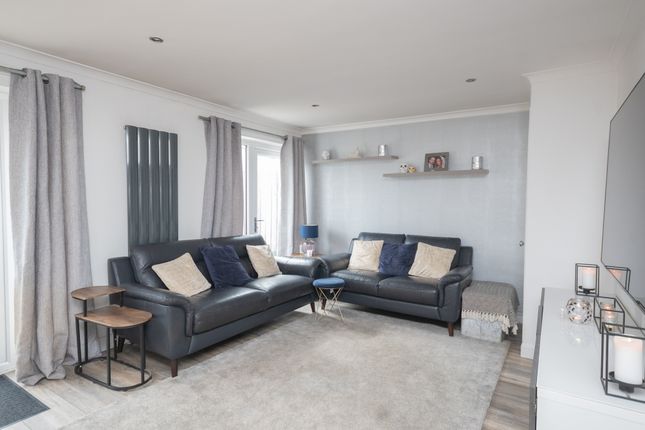 114, Achray Road, Cumbernauld photo 2