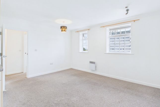 58, Finsbury House, Pillowell Drive, Gloucester photo 2