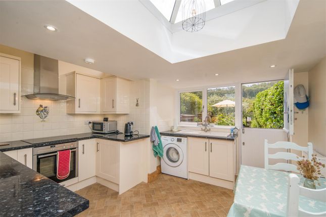 Fern Cottage, 3 Swanage Terrace, Moons Hill, Totland Bay photo 3