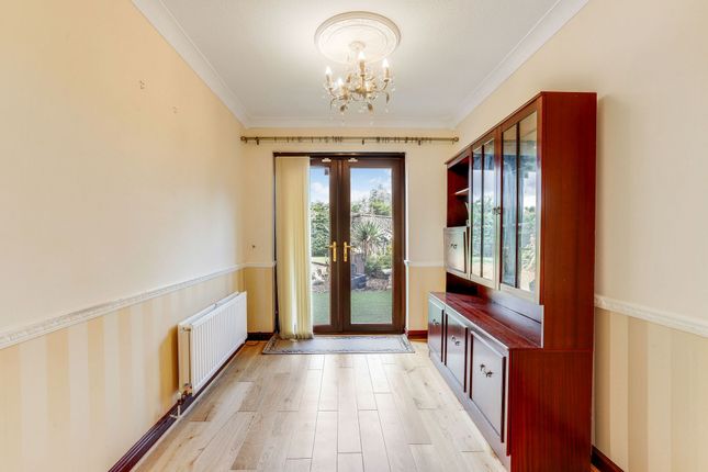 21 Birchcroft Drive, Mansfield photo 3