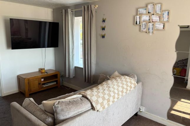 18, Whitehead Drive, Weymouth photo 2