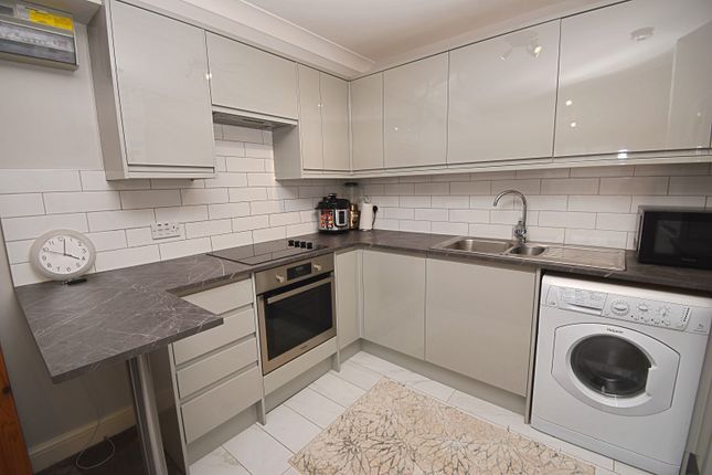 6 Rodings Court, 134 The Avenue, Highams Park photo 4