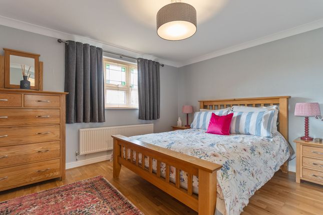 24 Rosecroft Drive, Newport photo 4