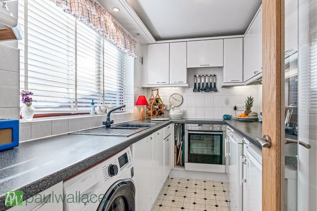 22, Mill Lane Close, Broxbourne photo 3
