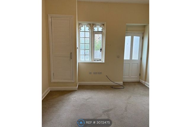 Frank James Court, East Cowes photo 5