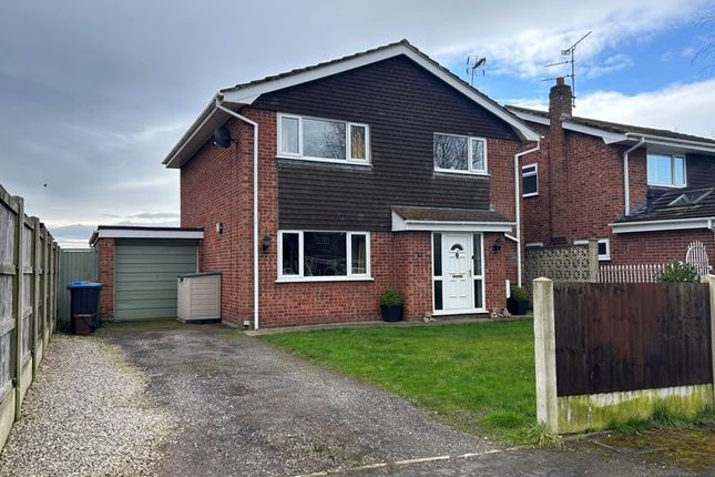 Thumbnail Detached house for sale in Meadow Close, Farndon, Chester