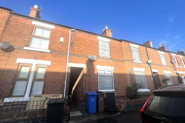 2-bed house on Derby, £900/mo