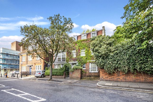 Detached house to rent in Avenue Road, St John's Wood, London