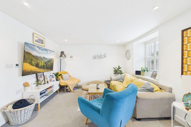 71 High Street, Delabole photo 3