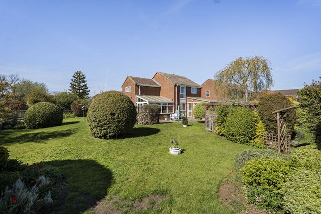 59, Cherry Close, Kidlington photo 4