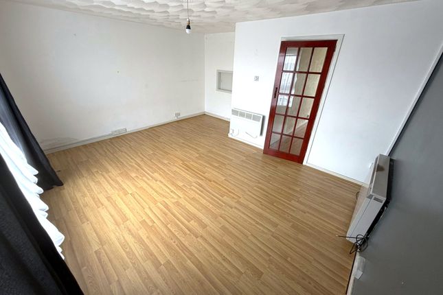 28A, Sundon Park Parade, Luton photo 3