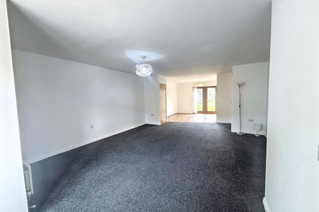 27, Hursley Walk, Newcastle upon Tyne photo 2