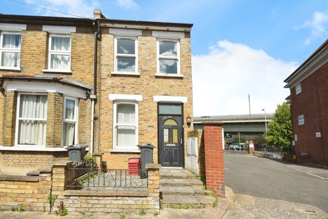 Thumbnail End terrace house for sale in Glenhurst Road, Brentford