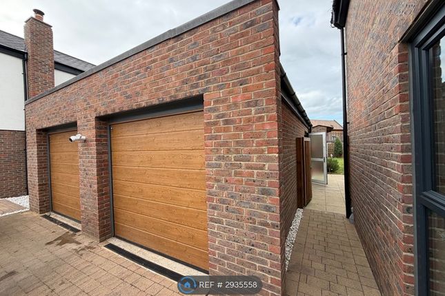 Ferranti Place, Oakgrove, Milton Keynes photo 3