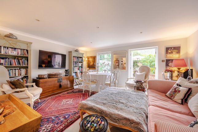 End terrace house for sale in Beaufort Close, Putney