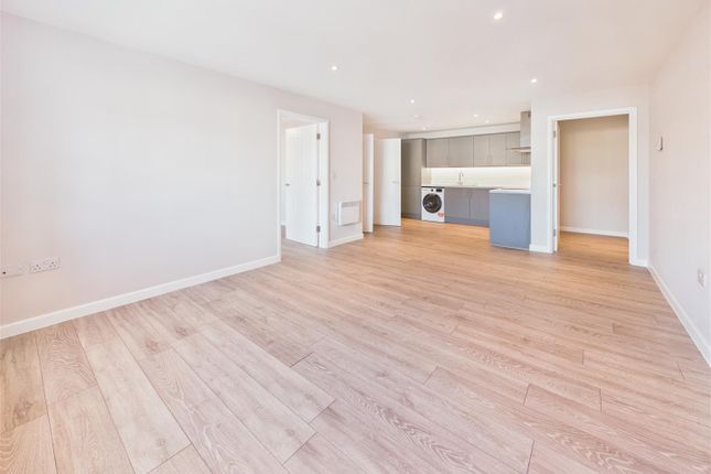 Fairacre, Flat 2, Homefield Road, Walton-on-Thames photo 3