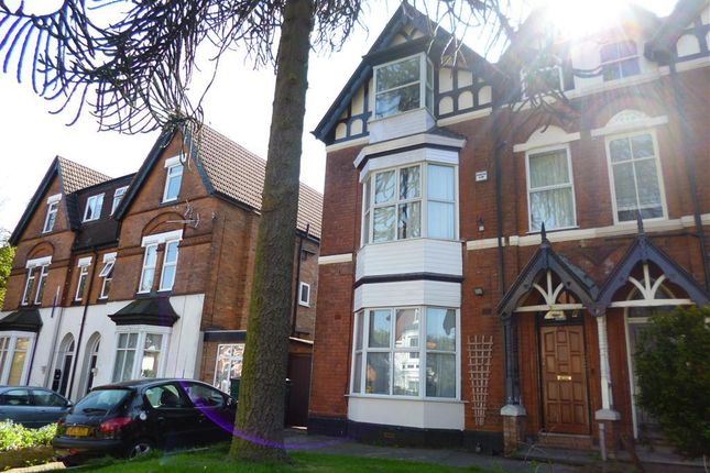 Flat to rent in Mayfield Road, Moseley, Birmingham