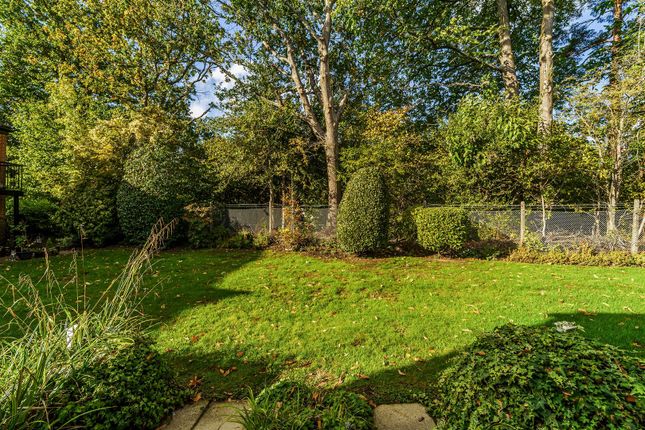Chapel Road, Tadworth photo 4